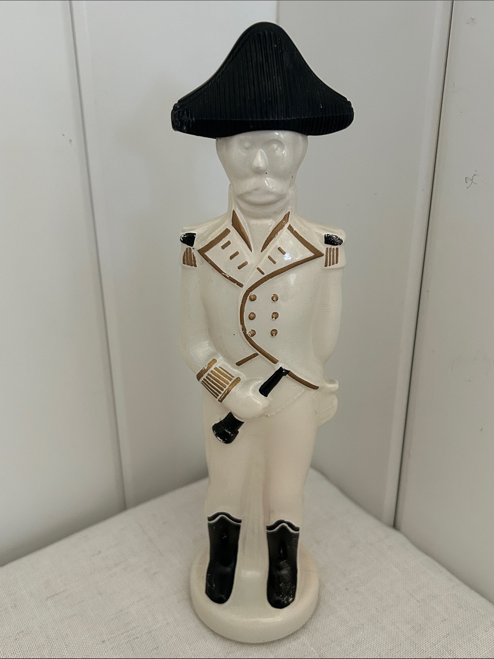 80s vintage Old Spice Admiral Decanter Aftershave Bottle Figurine Shulton 1980s